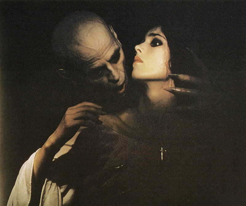 Nosferatu-and-Lucy-dracula-37720646-800-670.jpg