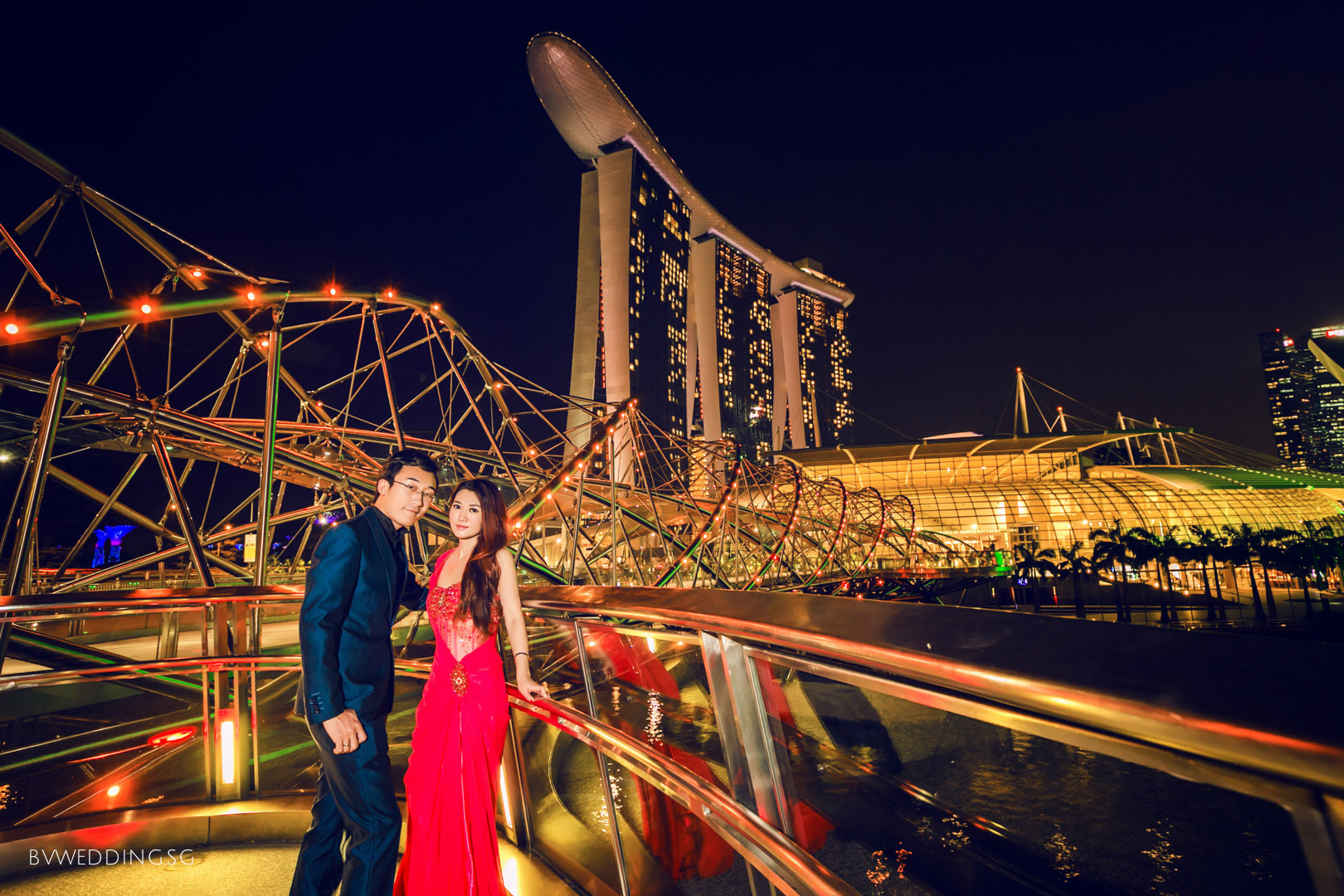 Singapore-Wedding-Photography--Helix-bridge-MBS-Garden-By-The-Bay-Night-4.jpg