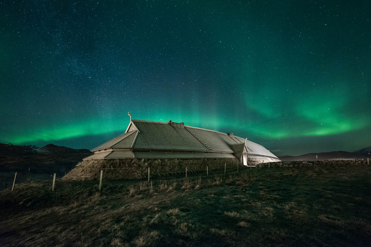 Lofotr-Vikingmuseum-Nordlys-H%C3%B8st-Photo-Steven-Henriksen-Arctic-Photography.jpg